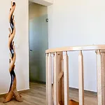 By Georgia Apartman