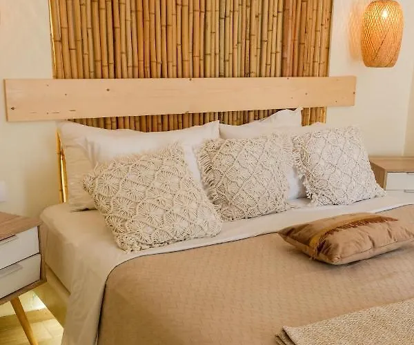 Apartamento By Georgia Fira (Santorini)