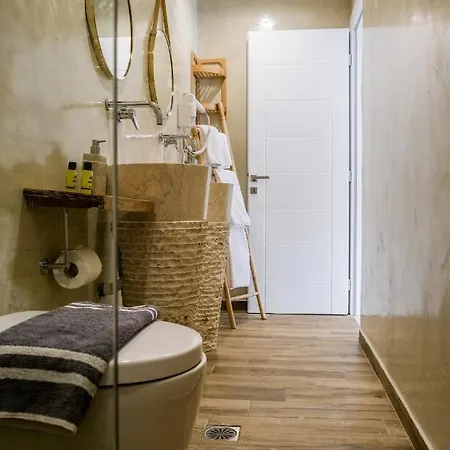 By Georgia Appartement Firá