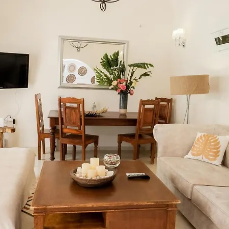 By Georgia Apartment