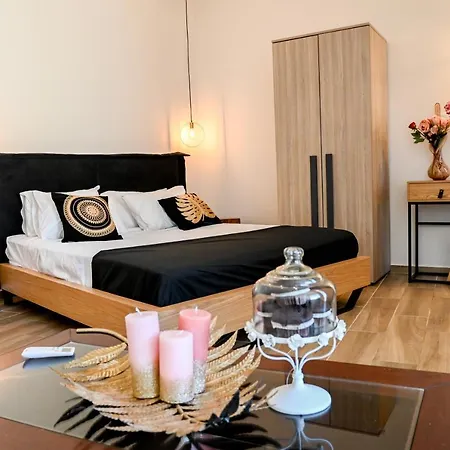 By Georgia Apartment