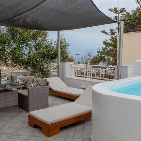 Apartment By Georgia Fira (Santorini)